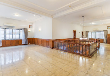 5 Bedroom Villa For Rent - BKK1, Phnom Penh thumbnail