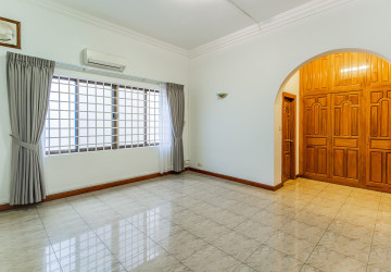 5 Bedroom Villa For Rent - BKK1, Phnom Penh thumbnail