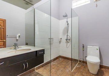 5 Bedroom Villa For Rent - BKK1, Phnom Penh thumbnail
