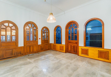 5 Bedroom Villa For Rent - BKK1, Phnom Penh thumbnail