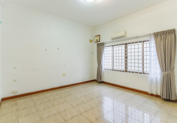 5 Bedroom Villa For Rent - BKK1, Phnom Penh thumbnail