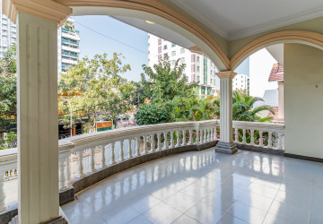 5 Bedroom Villa For Rent - BKK1, Phnom Penh thumbnail