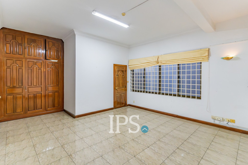 5 Bedroom Villa For Rent - BKK1, Phnom Penh