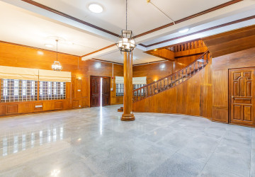 5 Bedroom Villa For Rent - BKK1, Phnom Penh thumbnail