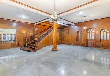 5 Bedroom Villa For Rent - BKK1, Phnom Penh thumbnail