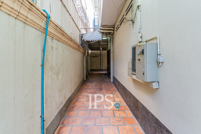 5 Bedroom Villa For Rent - BKK1, Phnom Penh