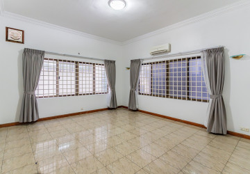 5 Bedroom Villa For Rent - BKK1, Phnom Penh thumbnail