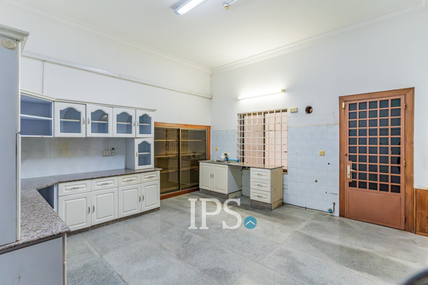 5 Bedroom Villa For Rent - BKK1, Phnom Penh