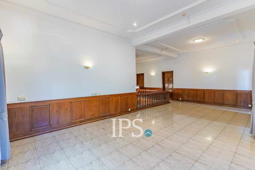 5 Bedroom Villa For Rent - BKK1, Phnom Penh