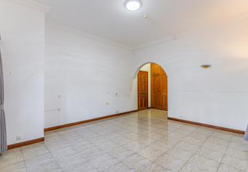 5 Bedroom Villa For Rent - BKK1, Phnom Penh thumbnail