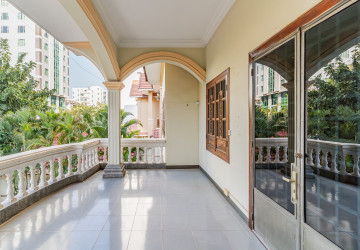 5 Bedroom Villa For Rent - BKK1, Phnom Penh thumbnail