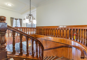 5 Bedroom Villa For Rent - BKK1, Phnom Penh thumbnail