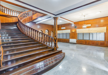 5 Bedroom Villa For Rent - BKK1, Phnom Penh thumbnail