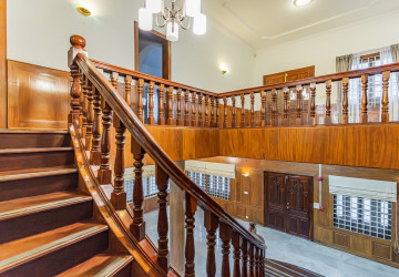 5 Bedroom Villa For Rent - BKK1, Phnom Penh thumbnail