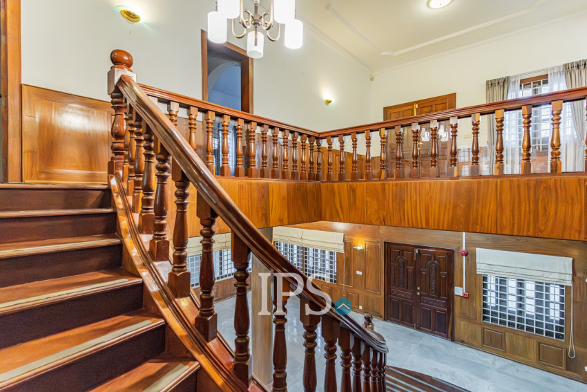 5 Bedroom Villa For Rent - BKK1, Phnom Penh