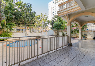 5 Bedroom Villa For Rent - BKK1, Phnom Penh thumbnail