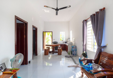 2 Bedroom House For Rent - Kandaek, Prasat Bakong, Siem Reap thumbnail