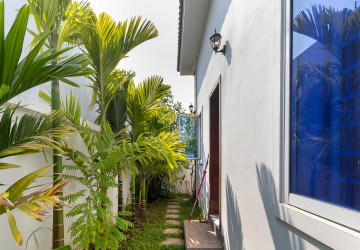 2 Bedroom House For Rent - Kandaek, Prasat Bakong, Siem Reap thumbnail