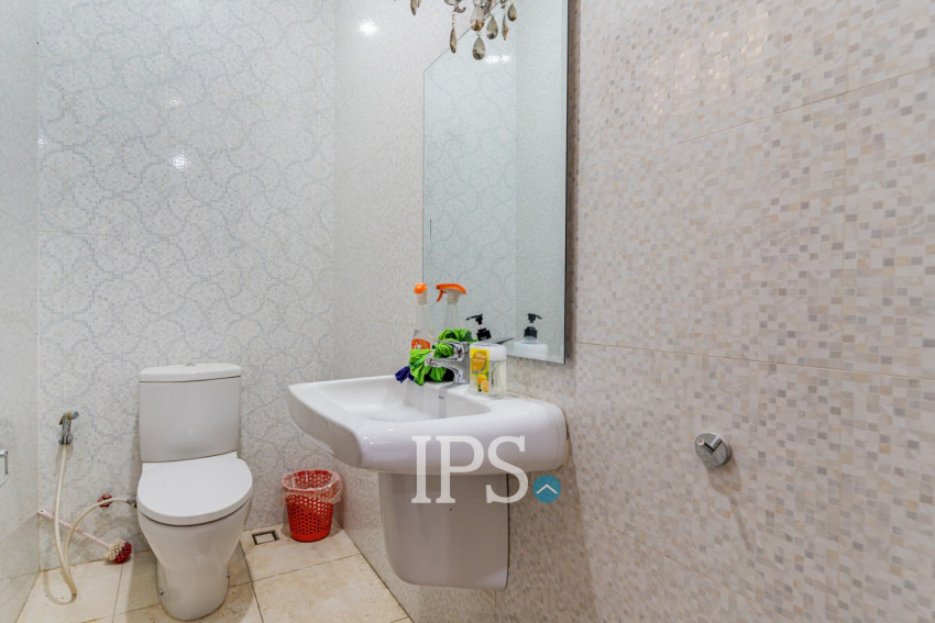 6 Bedroom Villa For Rent - BKK1, Phnom Penh