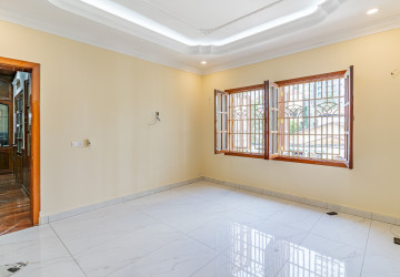 6 Bedroom Villa For Rent - BKK1, Phnom Penh thumbnail