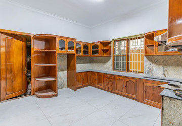 6 Bedroom Villa For Rent - BKK1, Phnom Penh thumbnail