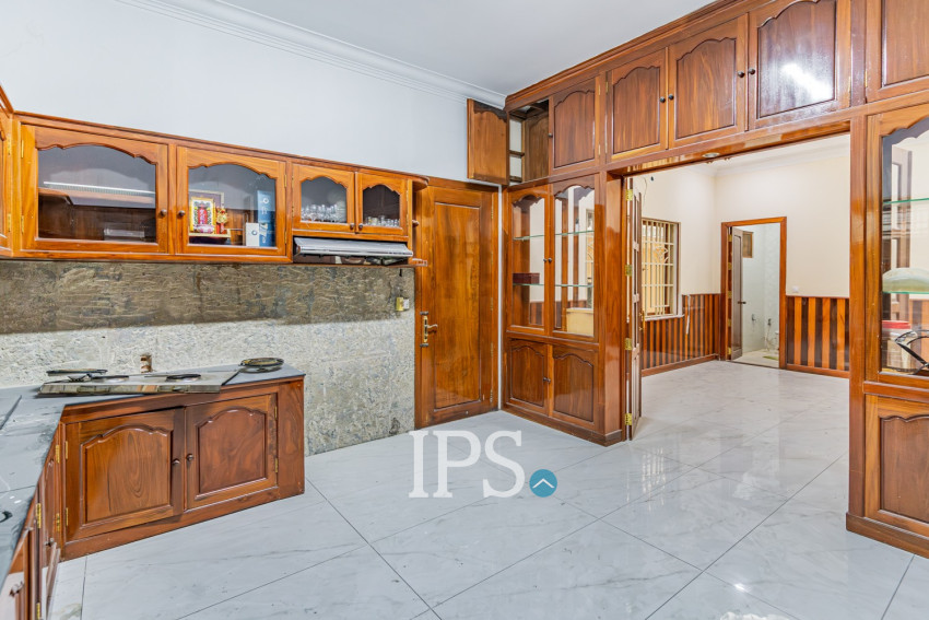 6 Bedroom Villa For Rent - BKK1, Phnom Penh