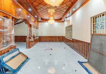 6 Bedroom Villa For Rent - BKK1, Phnom Penh thumbnail