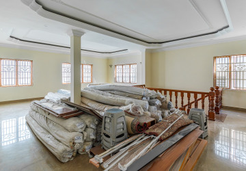 6 Bedroom Villa For Rent - BKK1, Phnom Penh thumbnail