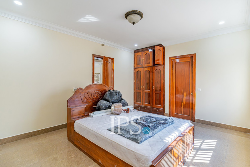 6 Bedroom Villa For Rent - BKK1, Phnom Penh