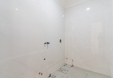 6 Bedroom Villa For Rent - BKK1, Phnom Penh thumbnail