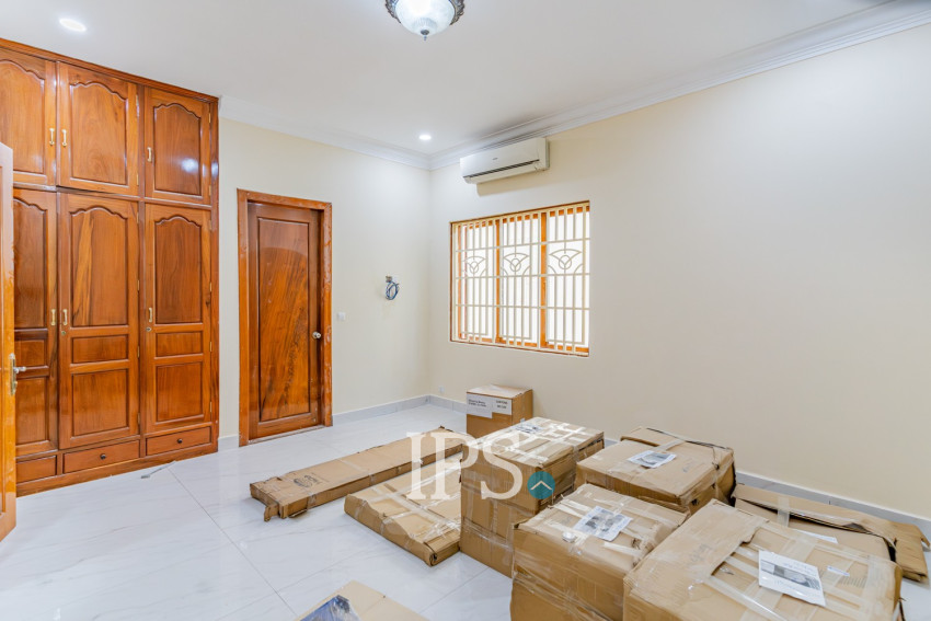 6 Bedroom Villa For Rent - BKK1, Phnom Penh