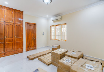 6 Bedroom Villa For Rent - BKK1, Phnom Penh thumbnail