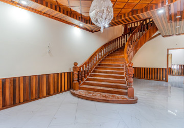 6 Bedroom Villa For Rent - BKK1, Phnom Penh thumbnail