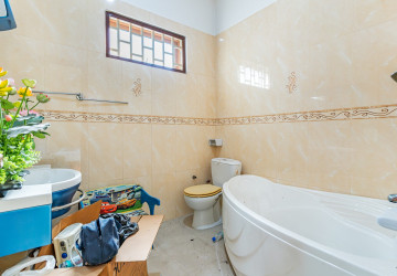 6 Bedroom Villa For Rent - BKK1, Phnom Penh thumbnail