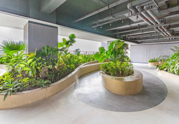 1 Bedroom Condo For Rent - Le Conde, BKK1, Phnom Penh thumbnail