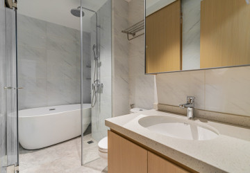 1 Bedroom Condo For Rent - Le Conde, BKK1, Phnom Penh thumbnail