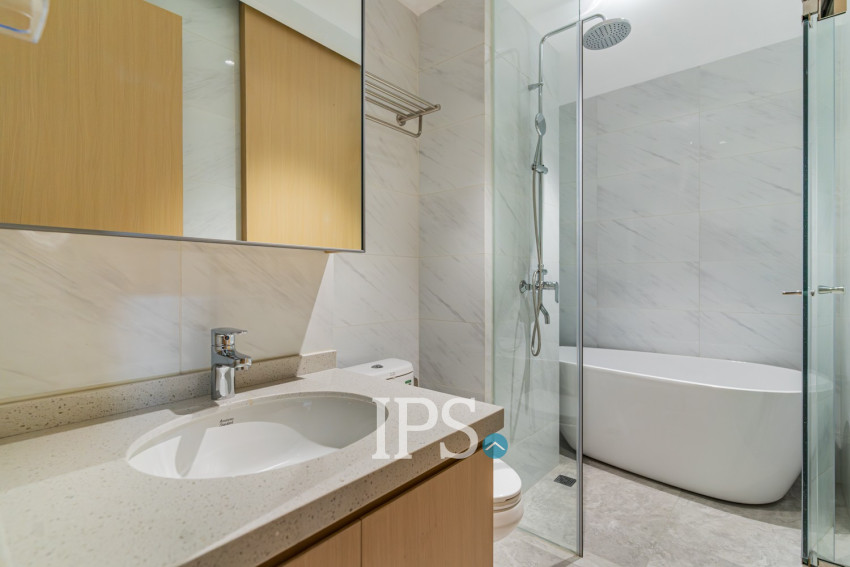 1 Bedroom Condo For Rent - Le Conde, BKK1, Phnom Penh