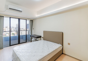1 Bedroom Condo For Rent - Le Conde, BKK1, Phnom Penh thumbnail