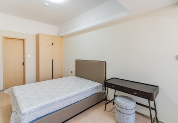 1 Bedroom Condo For Rent - Le Conde, BKK1, Phnom Pen thumbnail