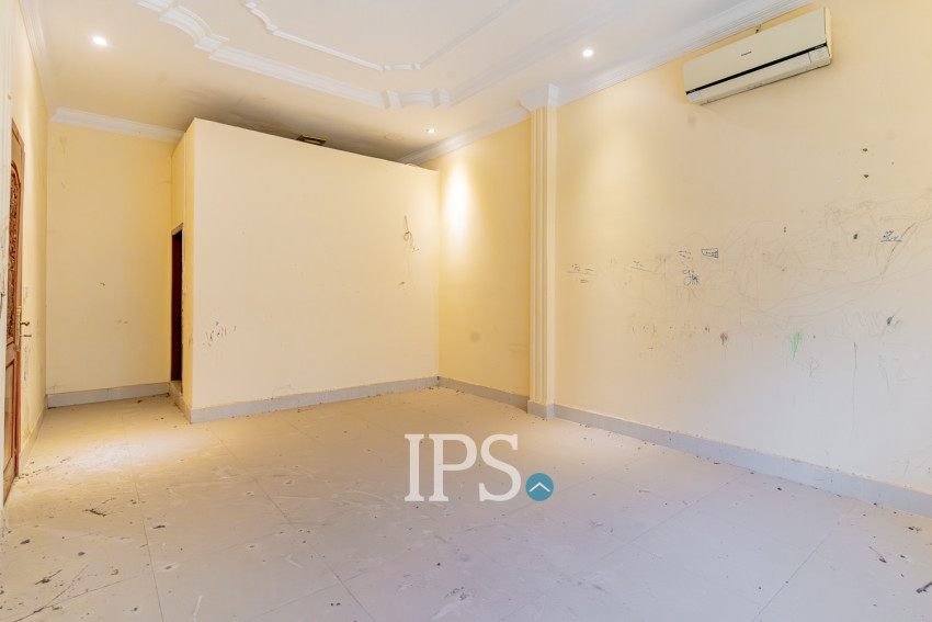 7 Bedroom Shophouse For Sale - Beoung Tumpun 1, Phnom Penh