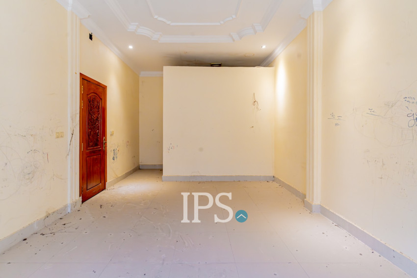 7 Bedroom Shophouse For Sale - Beoung Tumpun 1, Phnom Penh