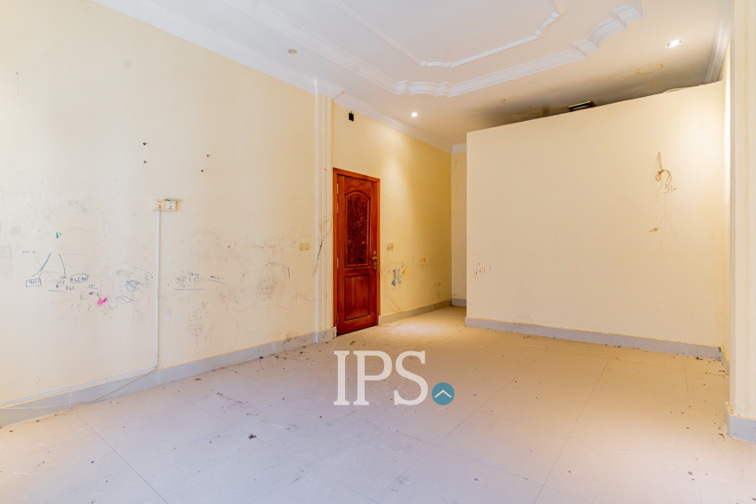 7 Bedroom Shophouse For Sale - Beoung Tumpun 1, Phnom Penh