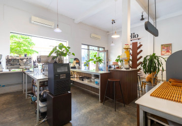 1 Bedroom Shophouse For Rent - Svay Dangkum, Siem Reap thumbnail