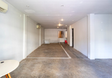 1 Bedroom Shophouse For Rent - Svay Dangkum, Siem Reap thumbnail