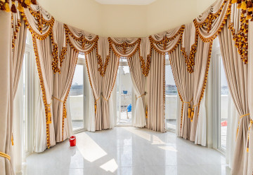 7 Bedroom Villa For Rent - Sen Sok, Phnom Penh thumbnail