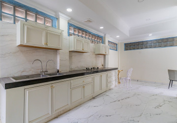 7 Bedroom Villa For Rent - Sen Sok, Phnom Penh thumbnail