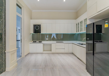 7 Bedroom Villa For Rent - Sen Sok, Phnom Penh thumbnail