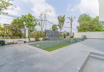 7 Bedroom Villa For Rent - Sen Sok, Phnom Penh thumbnail