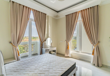 7 Bedroom Villa For Rent - Sen Sok, Phnom Penh thumbnail
