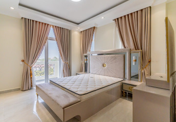 7 Bedroom Villa For Rent - Sen Sok, Phnom Penh thumbnail